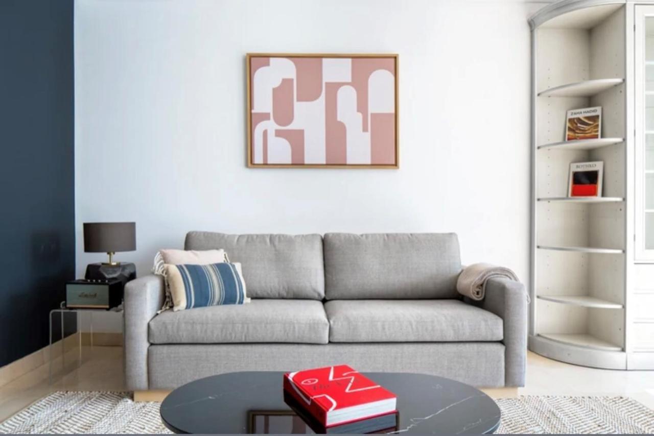 Bright 1bedroom Centrally Located With Most Beautiful Views From Seine At 10 Minutes Walking From Beaugrenelle Shopping Mall And Eiffel Tower Appartement *